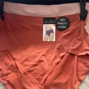 Prima Valentina New and a set, Comes with hanger and tags, Medium size